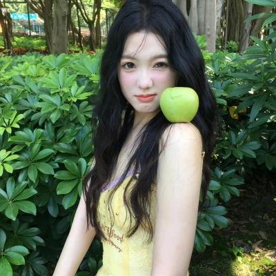 公园里的女孩